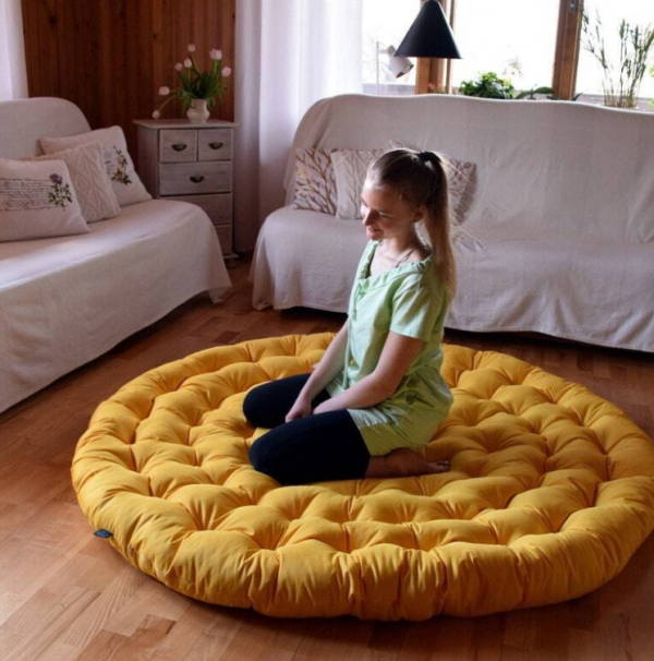 Bantal Lantai Berbentuk Bulat